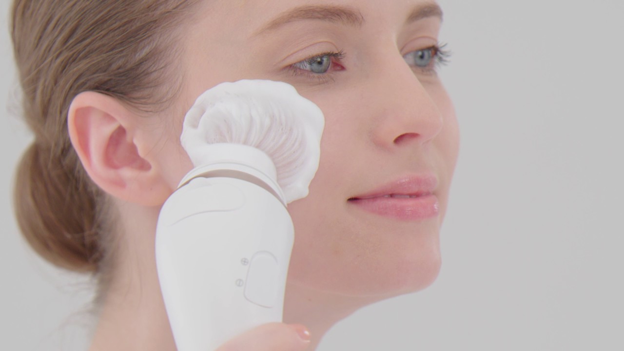 Benefits And How To Use A Facial Cleansing Brush